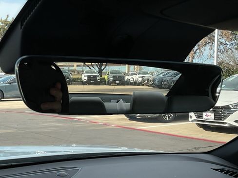 Used 2025 Genesis G70 2.5T image 26