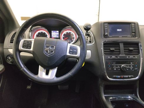 Used 2018 Dodge Grand Caravan GT FWD image 22