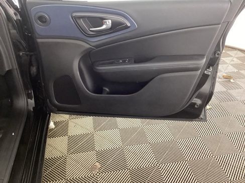 Used 2016 Chrysler 200 S w/ Comfort Group image 20