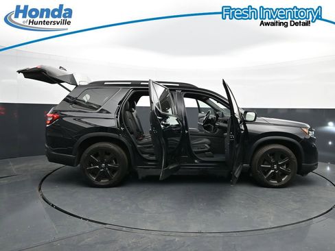 Used 2025 Honda Pilot Black Edition image 52