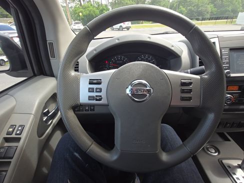Used 2021 Nissan Frontier SV AWD/4WD image 13