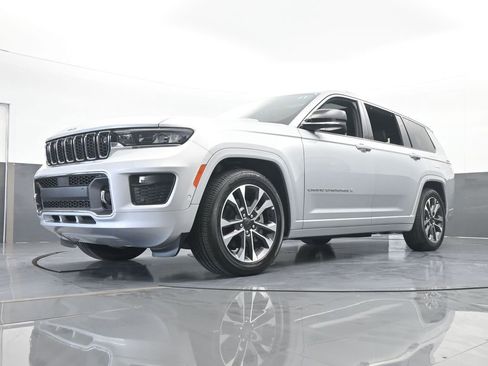 Used 2024 Jeep Grand Cherokee L Overland w/ Advanced Protech Group III image 67