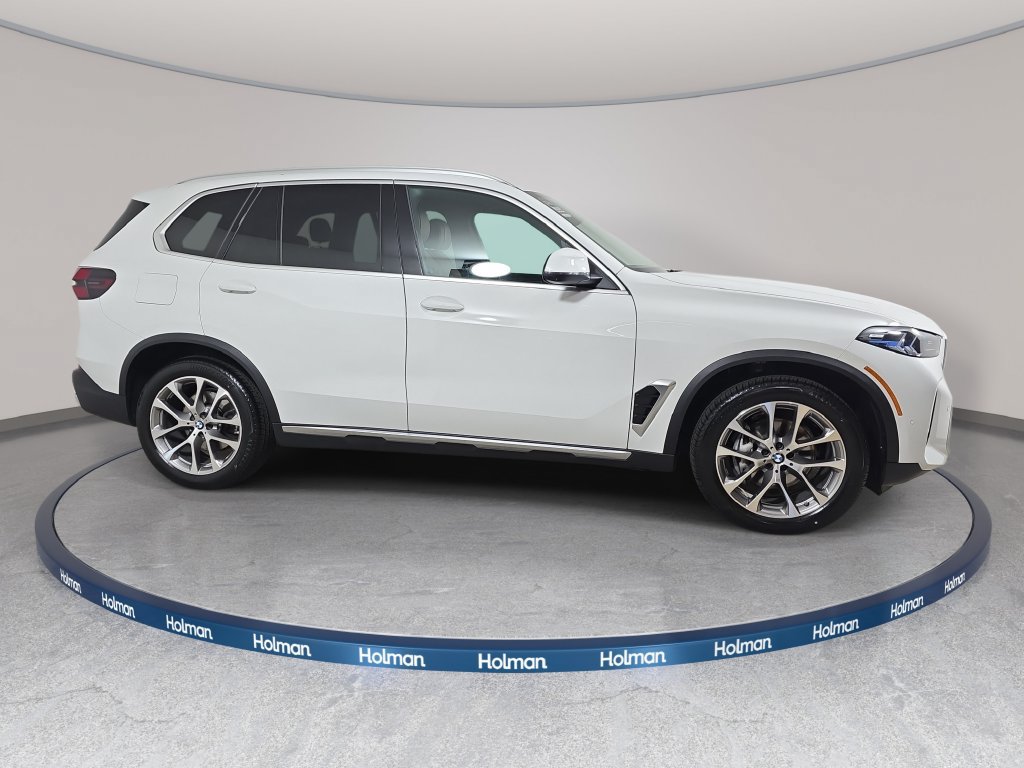 Certified 2024 BMW X5 xDrive40i w/ Premium Package AWD/4WD image 4