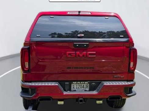 Used 2025 GMC Sierra 1500 AT4 w/ AT4 Premium Package AWD/4WD image 4