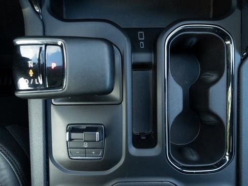 Used 2024 GMC Sierra 1500 AT4 w/ Technology Package image 21