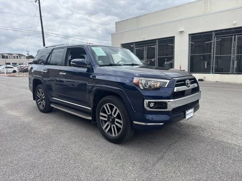 Used 2022 Toyota 4Runner Limited AWD/4WD image 2