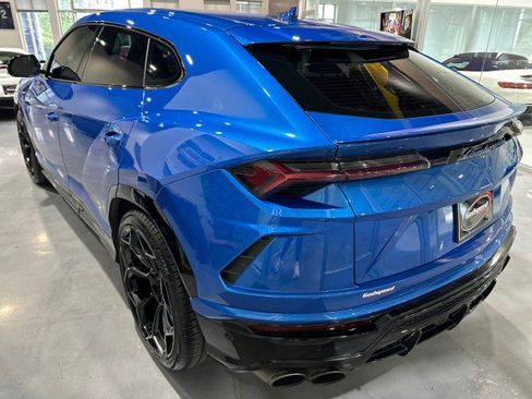 Used 2019 Lamborghini Urus AWD/4WD image 32