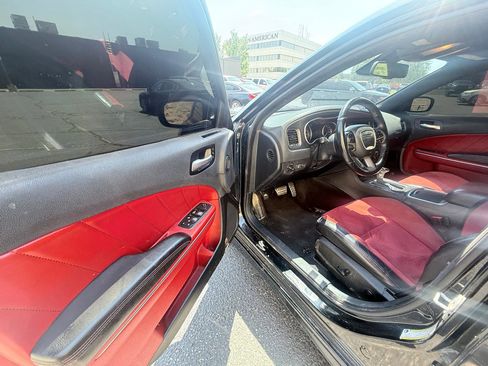 Used 2018 Dodge Charger R/T Scat Pack w/ Dynamics Package RWD image 9