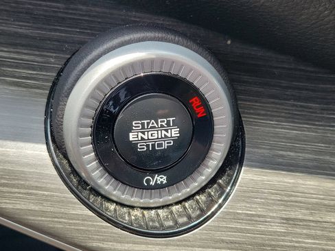 Used 2024 Jeep Wagoneer Series III AWD/4WD image 31