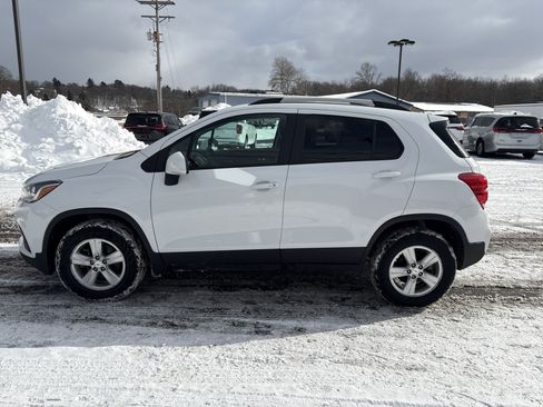 Used 2022 Chevrolet Trax LT w/ LT Convenience Package image 7