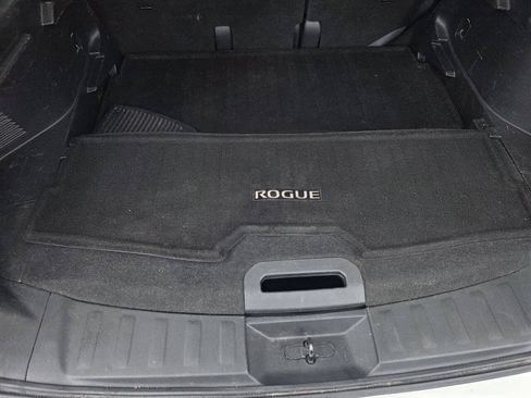 Used 2016 Nissan Rogue SV AWD/4WD image 17