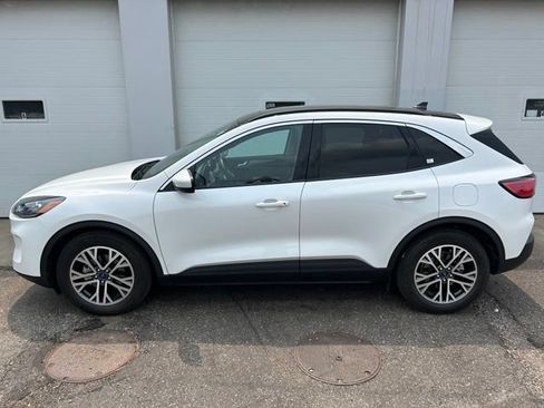 Used 2020 Ford Escape SEL FWD image 3