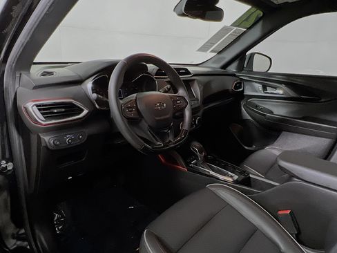 Used 2021 Chevrolet TrailBlazer RS image 30