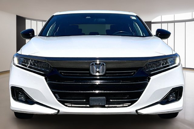 Used 2022 Honda Accord Sport image 2