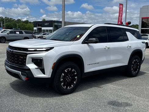 Used 2024 Chevrolet Traverse Z71 w/ Enhanced Driving Package AWD/4WD image 7