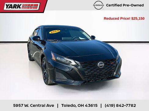 Used 2024 Nissan Altima 2.5 SR w/ SR Premium Package image 1