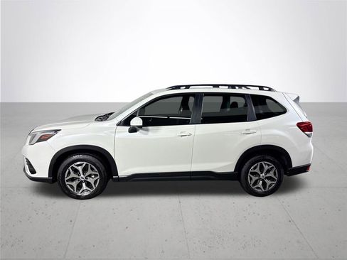 Used 2022 Subaru Forester Premium image 9