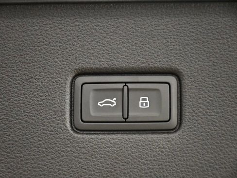 Used 2025 Audi Q5 2.0T Premium Plus w/ Premium Plus Package image 57