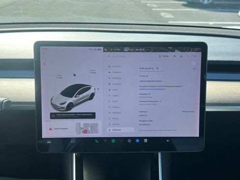 Used 2019 Tesla Model 3 Standard Range Plus image 3