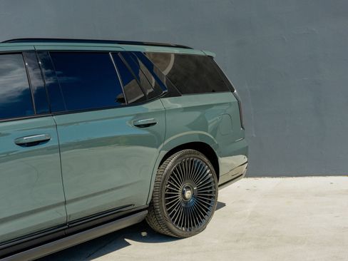 Used 2025 Cadillac Escalade V image 28