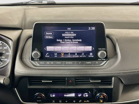 Used 2025 Nissan Rogue SV AWD/4WD image 21