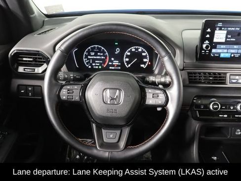 Used 2025 Honda Pilot TrailSport image 7