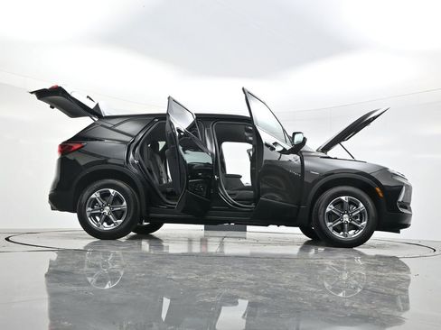 Used 2025 Chevrolet Blazer LT FWD image 56