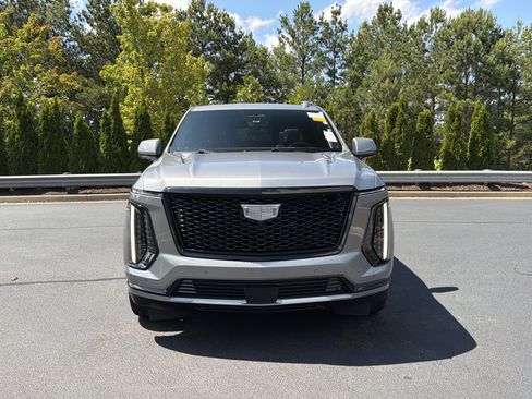 Used 2025 Cadillac Escalade ESV Sport Platinum w/ LPO, ONYX Package AWD/4WD image 11