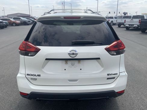 Used 2018 Nissan Rogue SV w/ Premium Package image 7