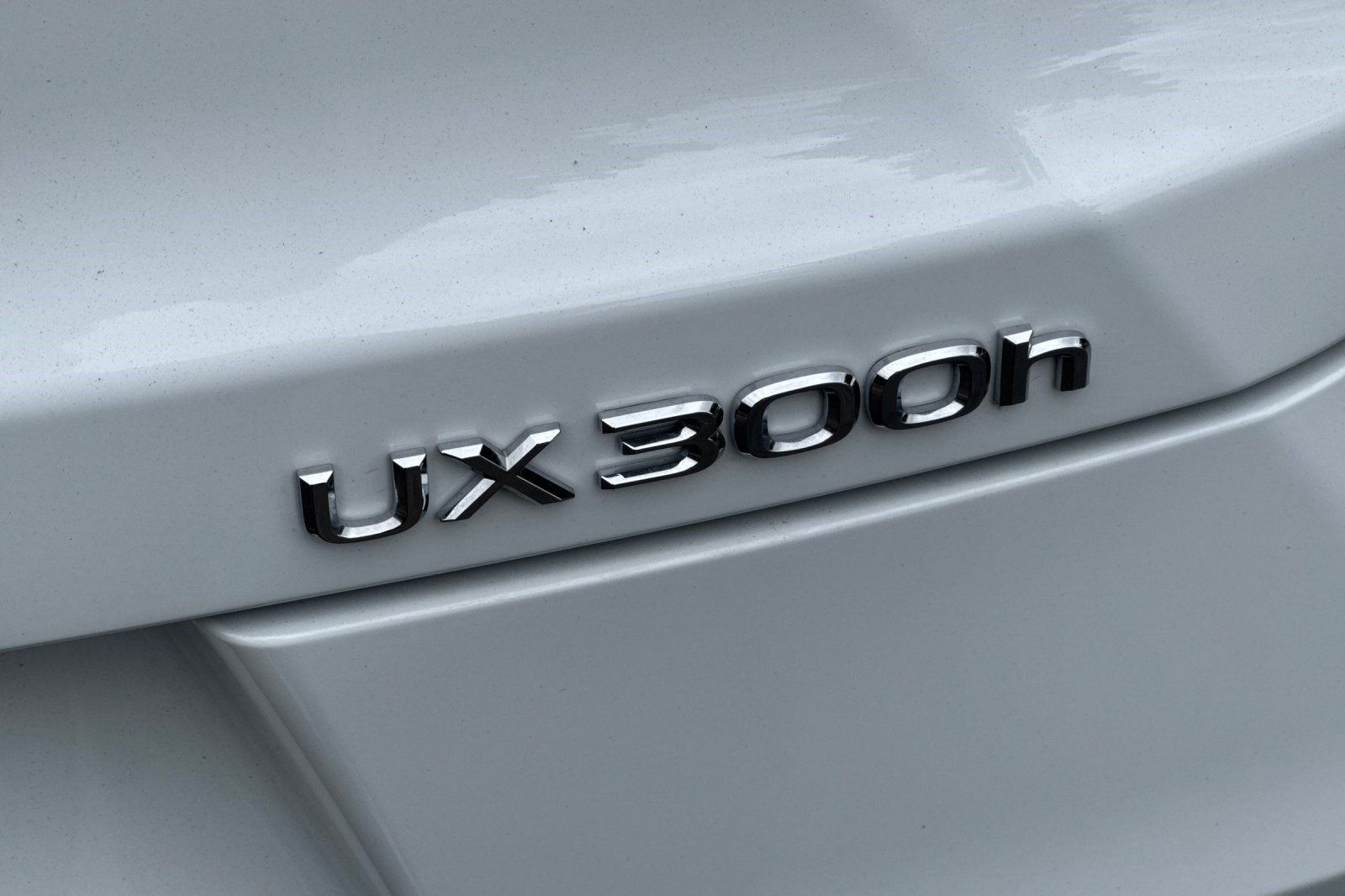 Certified 2026 Lexus UX 300h FWD w/ Accessory Package (Z1) image 38