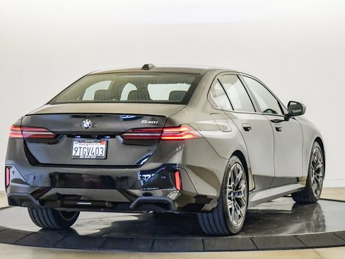 Used 2026 BMW 530i w/ M Sport Package image 5