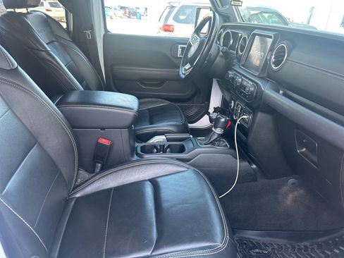 Used 2021 Jeep Gladiator Overland w/ Popular Equipment Package image 7
