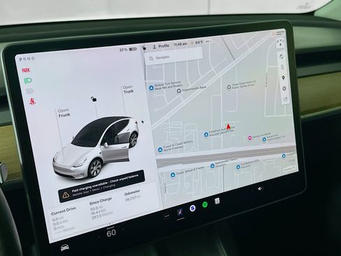 Used 2022 Tesla Model Y Long Range image 21