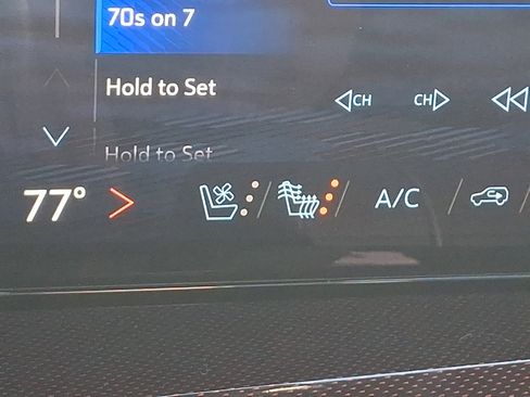 Certified 2024 Chevrolet Traverse RS image 26