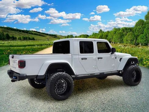Certified 2020 Jeep Gladiator Rubicon AWD/4WD image 6