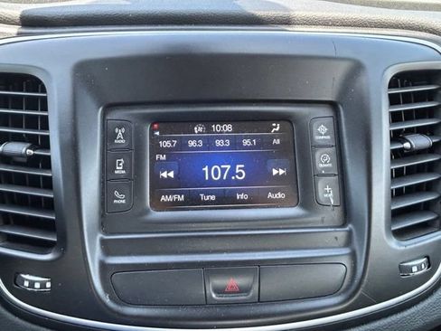 Used 2015 Chrysler 200 Limited FWD image 27