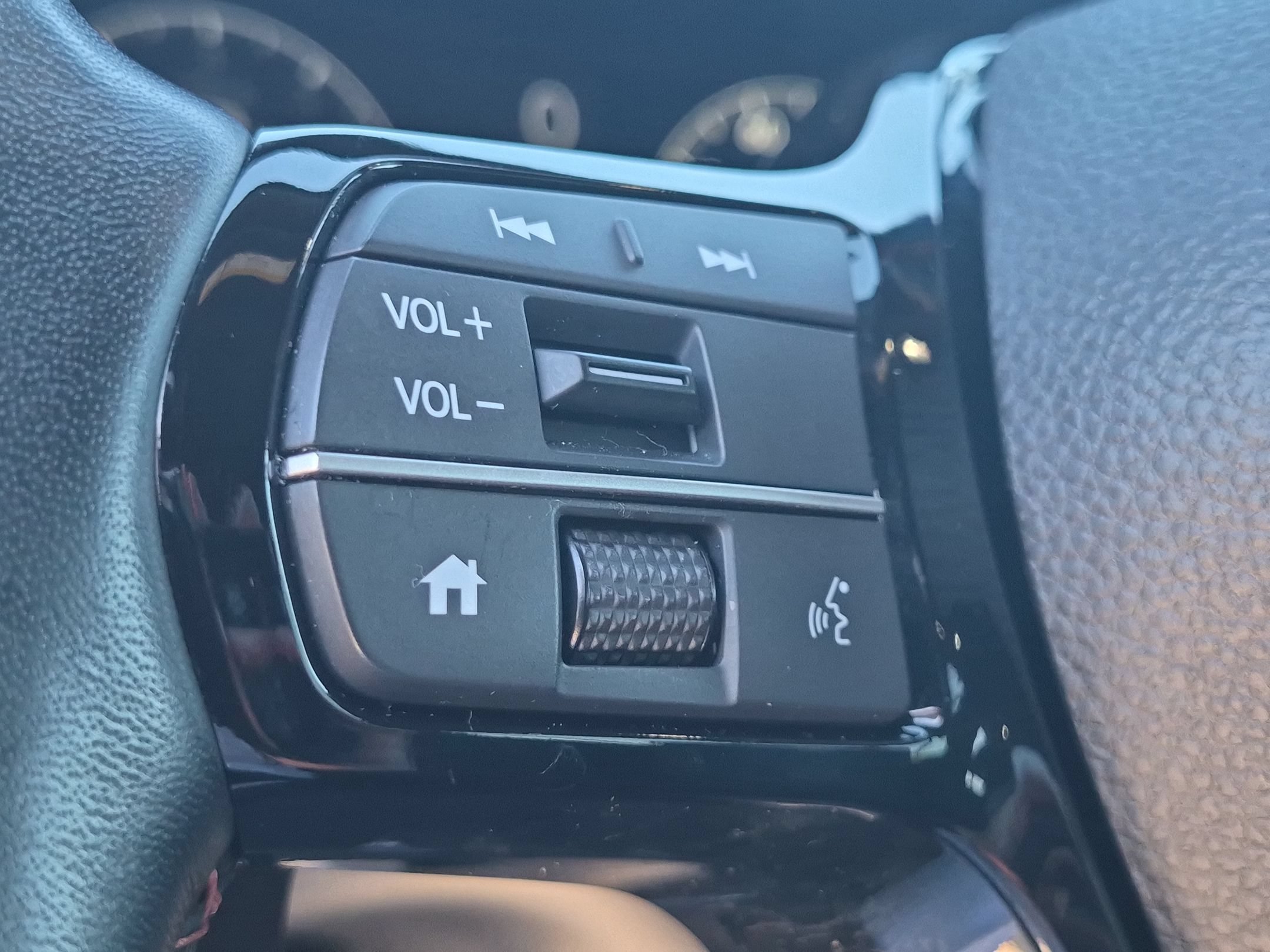 Used 2025 Honda Pilot TrailSport image 14