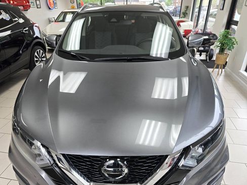 Used 2022 Nissan Rogue Sport SV AWD/4WD image 2