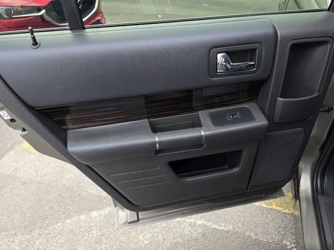Used 2013 Ford Flex SEL image 23