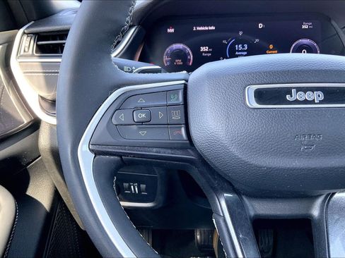 Certified 2023 Jeep Grand Cherokee Altitude image 20