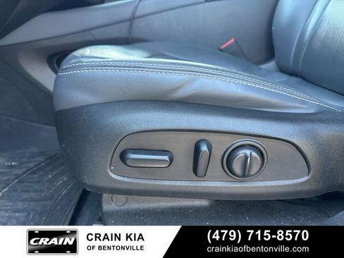 Used 2020 Buick Enclave Essence AWD/4WD image 19