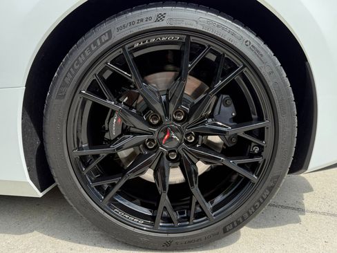 Used 2025 Chevrolet Corvette Stingray Preferred Conv w/ Z51 Performance Package RWD image 29