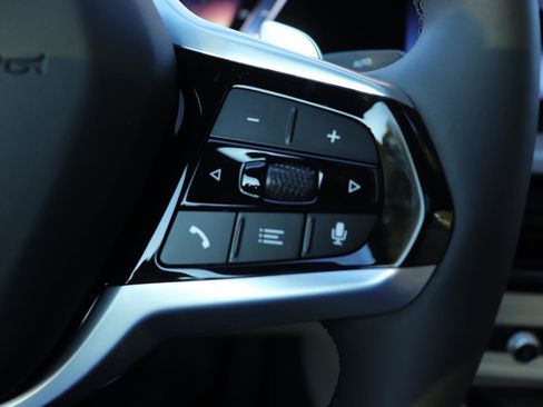 Used 2025 BMW 430i Coupe w/ Convenience Package image 28