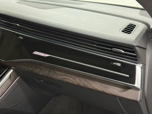Used 2019 Audi Q8 Prestige w/ Luxury Package image 21