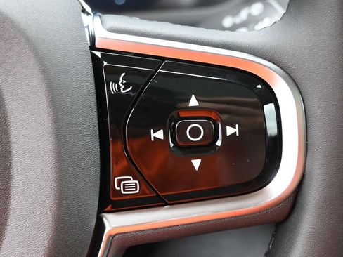 New 2025 Volvo XC90 T8 Core w/ Protection Package Premier AWD/4WD image 11
