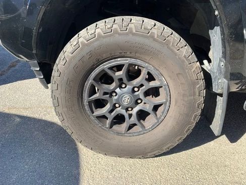 Used 2019 Toyota Tacoma SR5 image 30