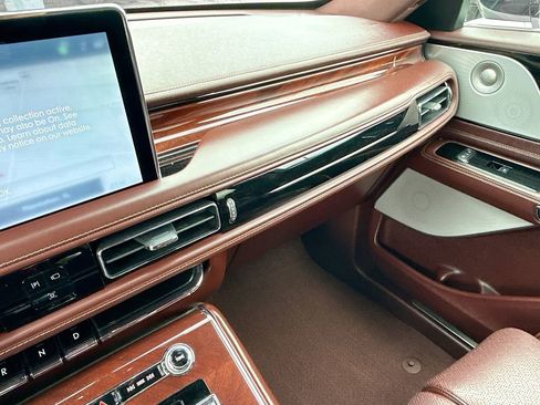 Used 2023 Lincoln Aviator Black Label w/ Jet Package image 24