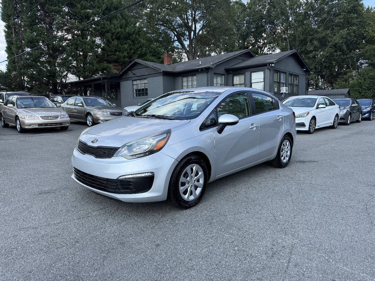 Used 2016 Kia Rio LX FWD image 2