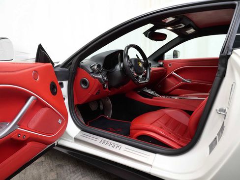 Certified 2015 Ferrari F12 Berlinetta image 17