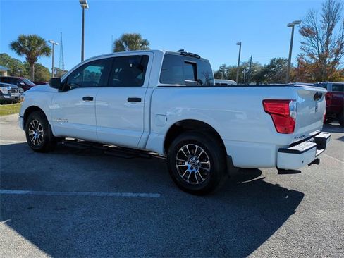 Used 2024 Nissan Titan SV w/ SV Convenience Package image 6